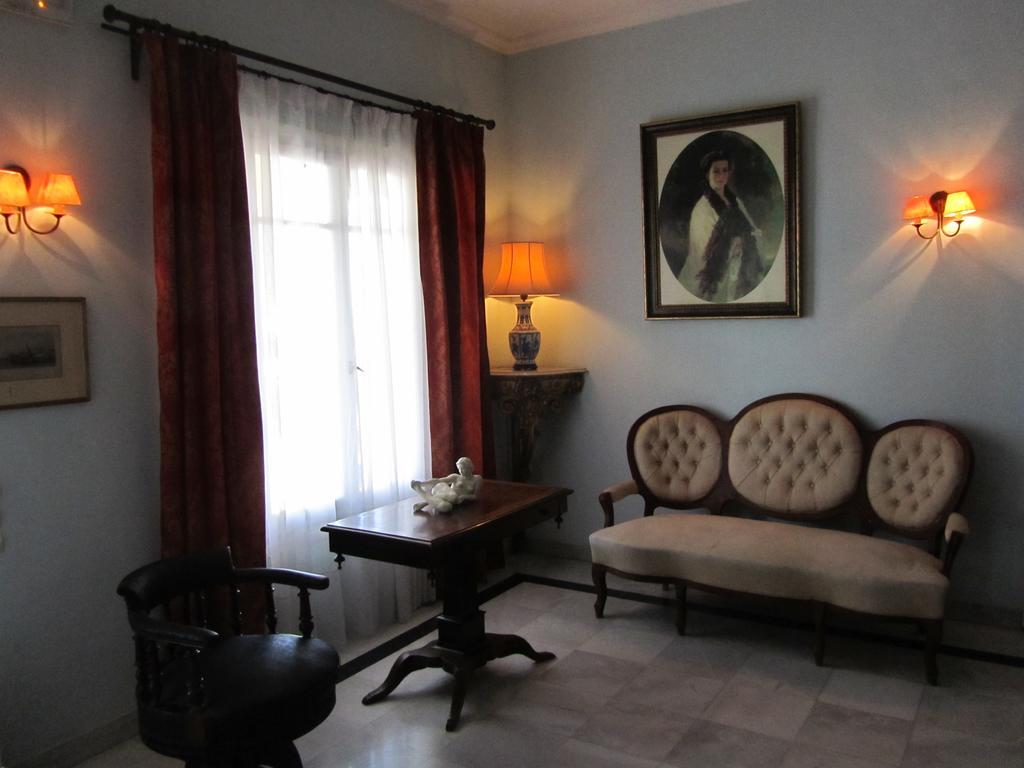 Levant Hotel เปเลคาส ห้อง รูปภาพ