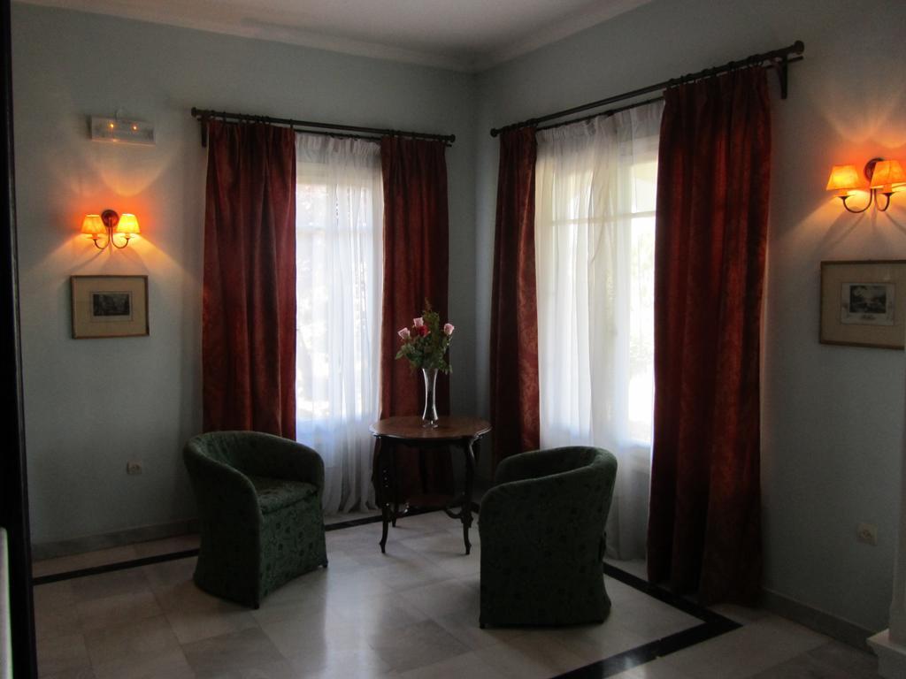 Levant Hotel เปเลคาส ภายนอก รูปภาพ